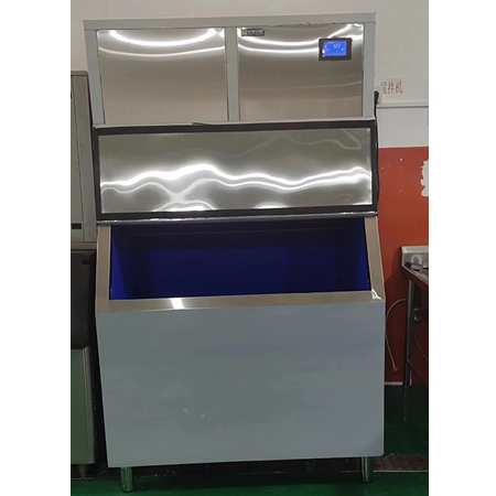 1噸雪花制冰機(jī)交付重慶某火鍋店